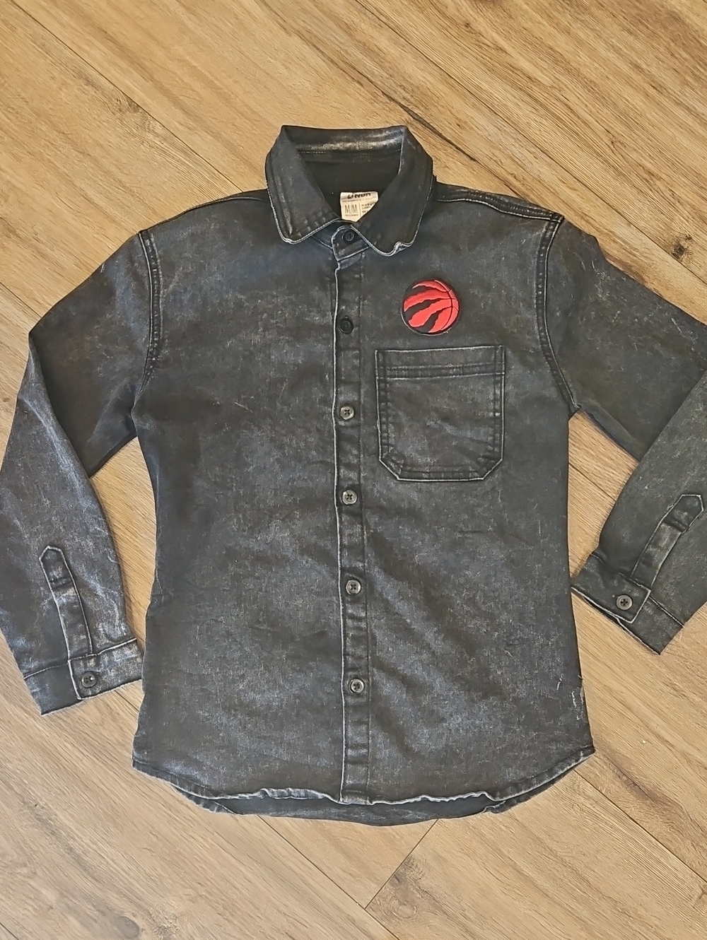 Toronto Raptors NBA Acid Wash Denim Button-Up Shirt, Youth Size Medium